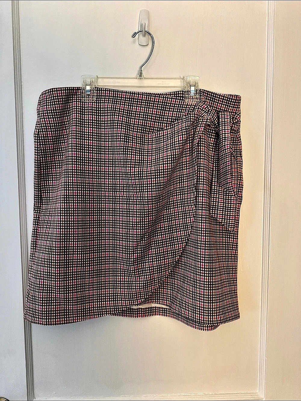 LOFT Plaid Mini Skirt in Pink & Black Size 12 NWT